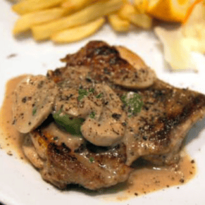 Filet Pure met Champignonsaus - gebakken witloof en gratin aardappelen